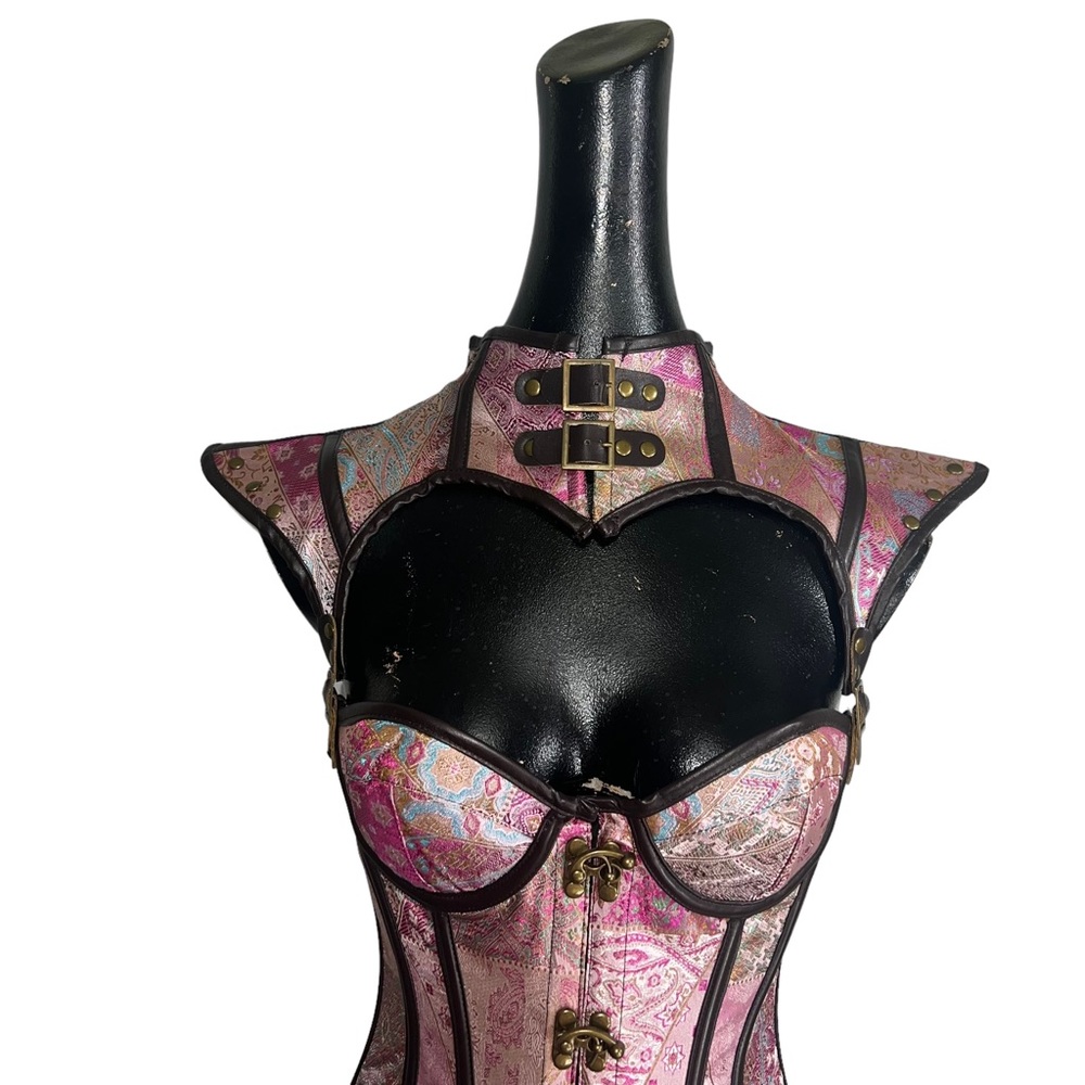Pink corset - Picture 2 of 16